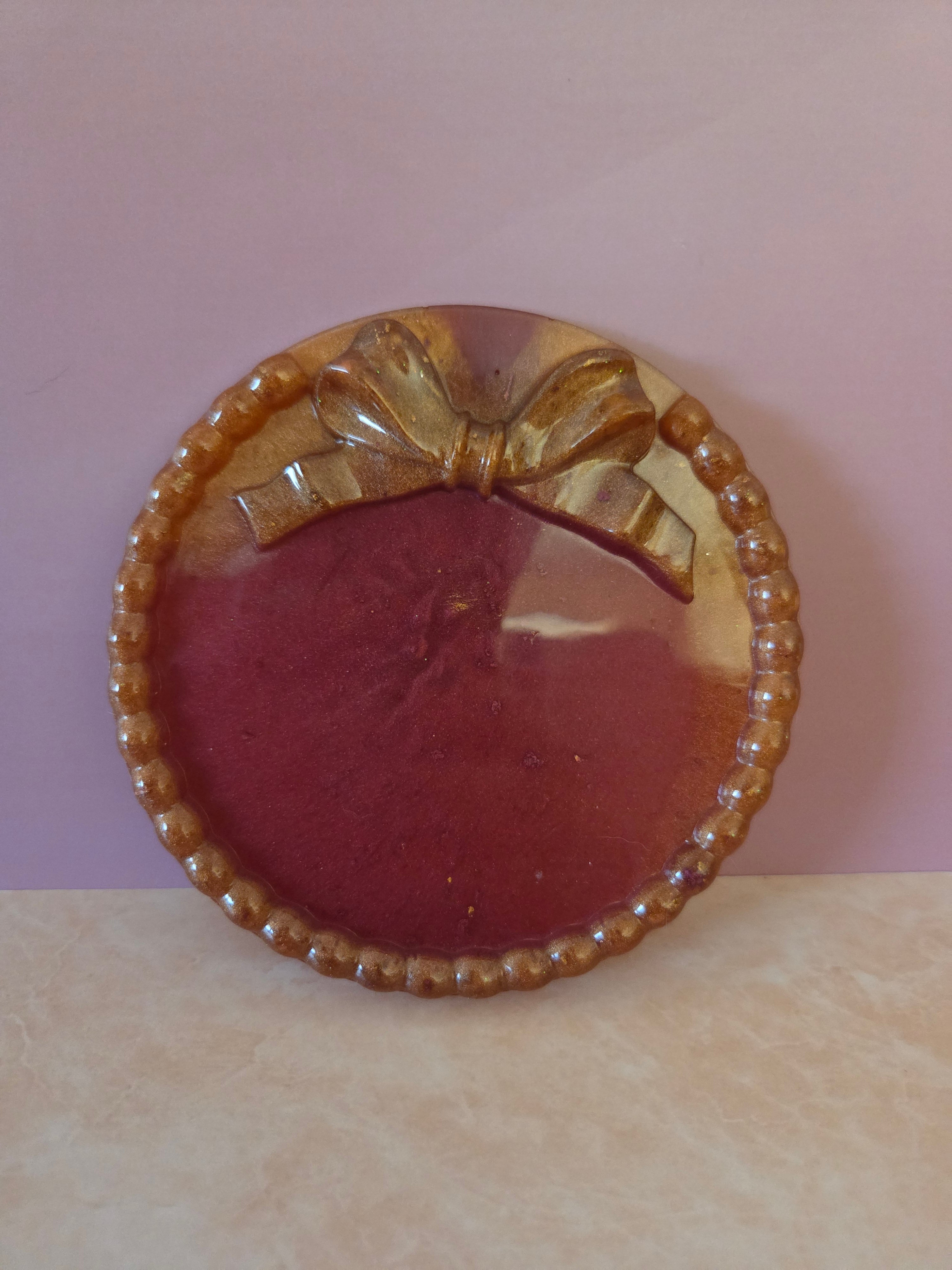 Small Round Resin Tray with a Bow
