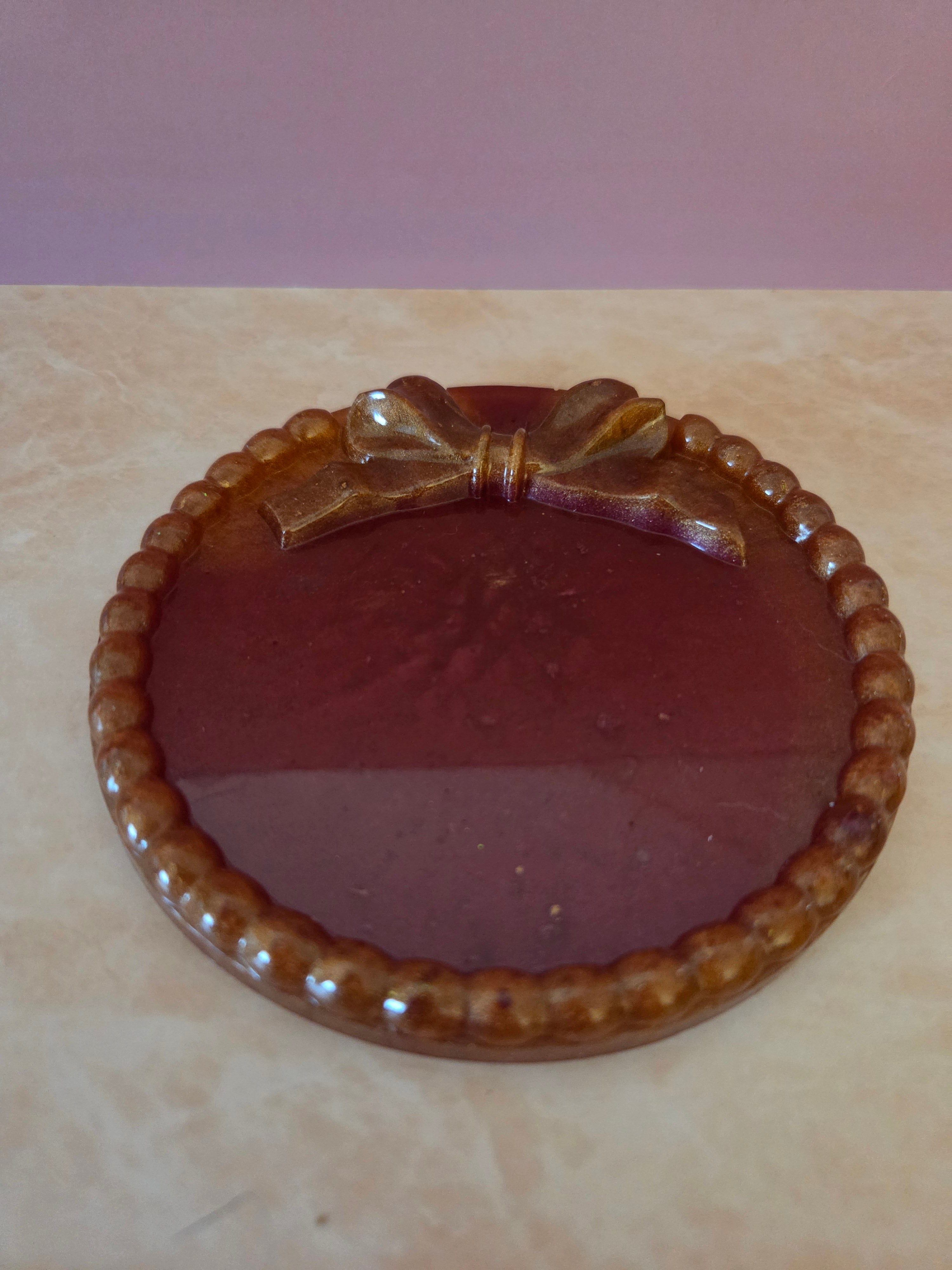 Small Round Resin Tray with a Bow